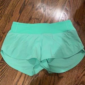 Lulu lemon green short